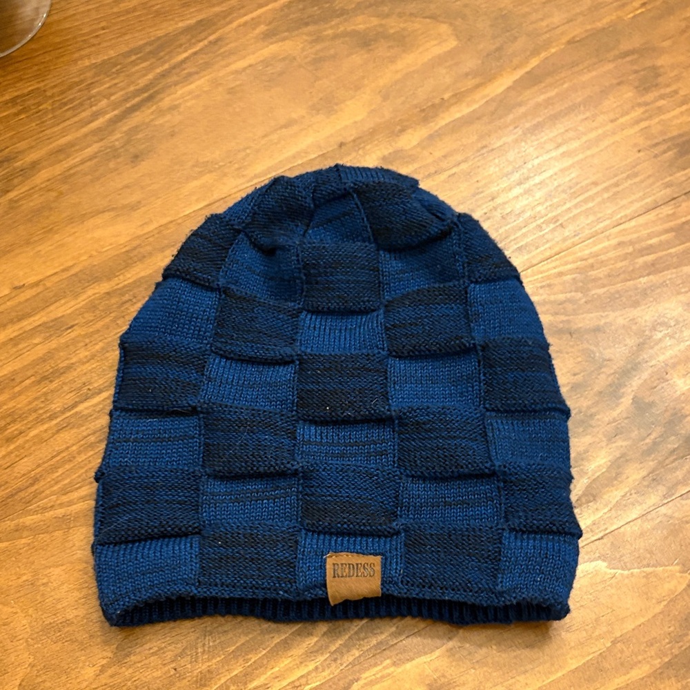 Redess Blue and Black Knit Beanie